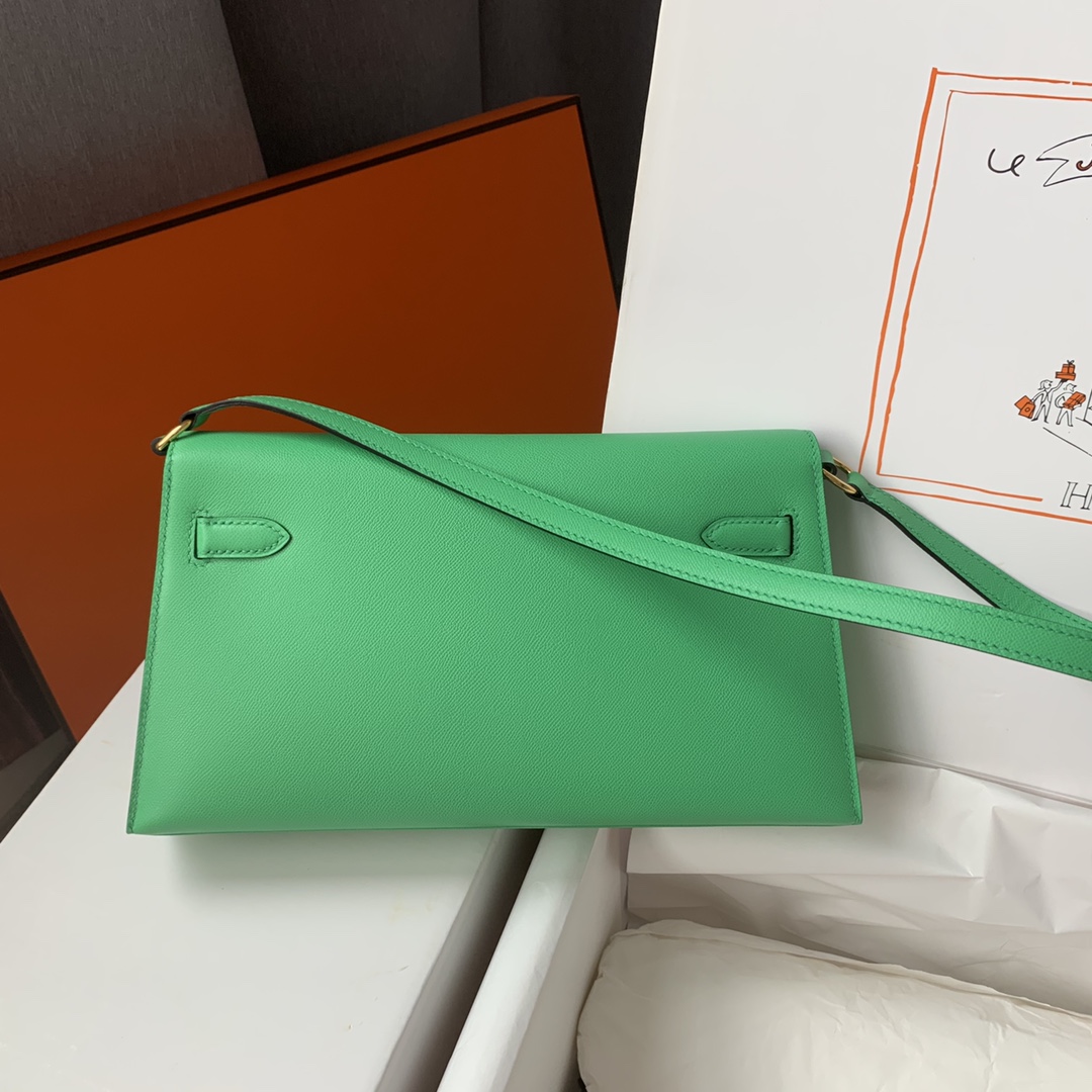 Hermes Kelly Elan Shoulder Bag in Green Epsom Leather 